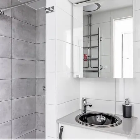 Helsinki, Private Free Parking, Super Easy To Centre And Airport 아파트 헬싱키