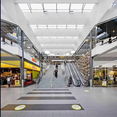 Helsinki, Private Free Parking, Super Easy To Centre And Airport 아파트