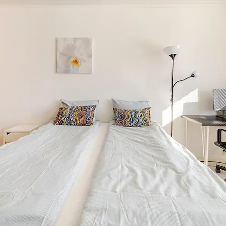 Helsinki, Private Free Parking, Super Easy To Centre And Airport *