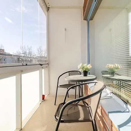 In And Super Easy To Airport And Center And A Private Free Parking * Helsinki