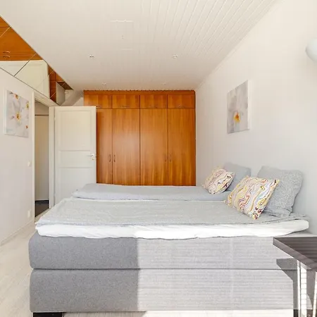 Helsinki, Private Free Parking, Super Easy To Centre And Airport 아파트