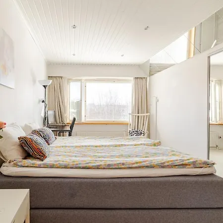 In And Super Easy To Airport And Center And A Private Free Parking Apartamento Helsinki