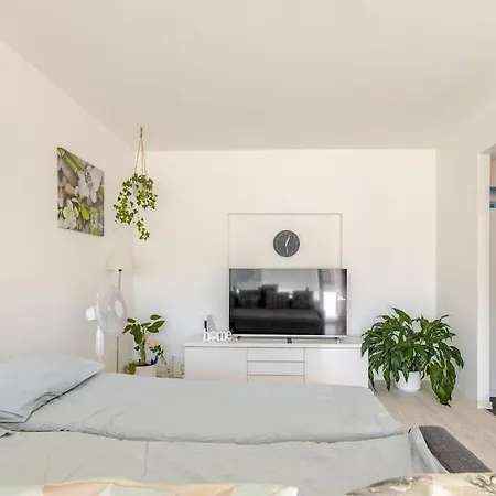 Helsinki, Private Free Parking, Super Easy To Centre And Airport Lägenhet *