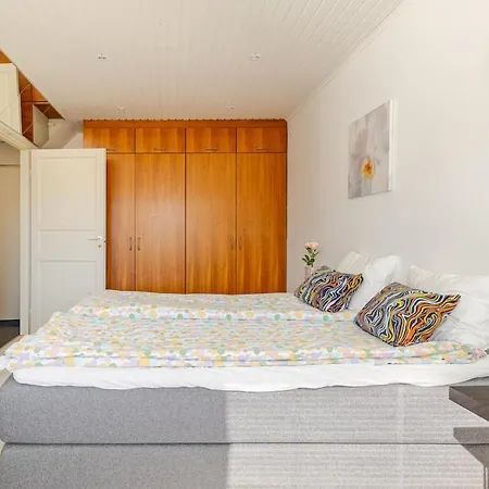 Helsinki, Private Free Parking, Super Easy To Centre And Airport *