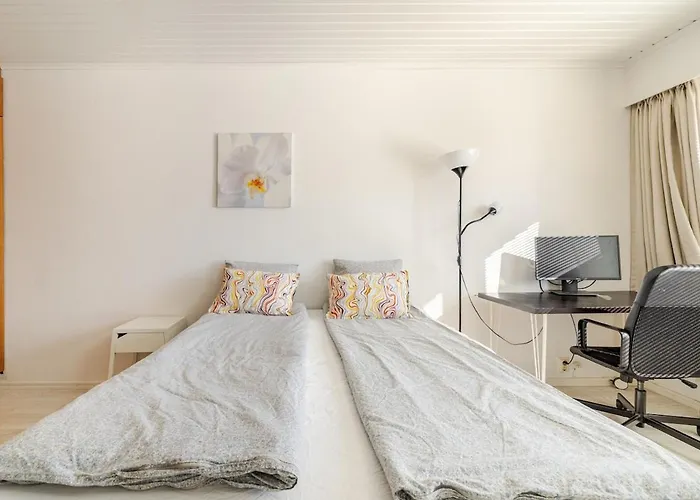 Helsinki, Private Free Parking, Super Easy To Centre And Airport * Helsingfors