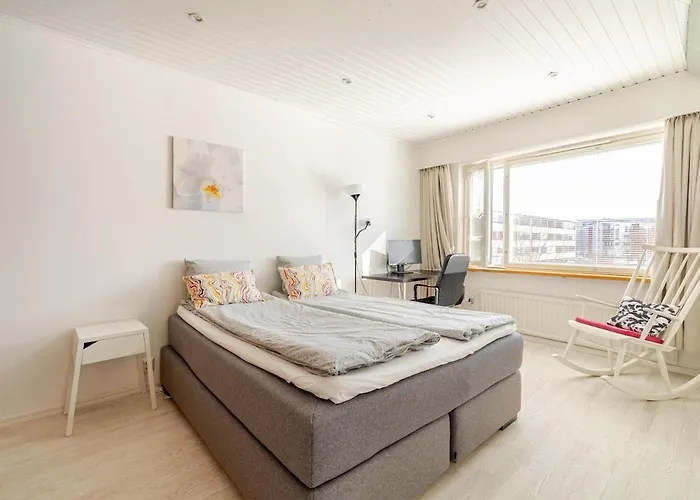 Helsinki, Private Free Parking, Super Easy To Centre And Airport