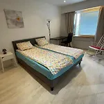 Helsinki, Private Free Parking, Super Easy To Centre And Airport 아파트 *