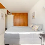 Helsinki, Private Free Parking, Super Easy To Centre And Airport 아파트